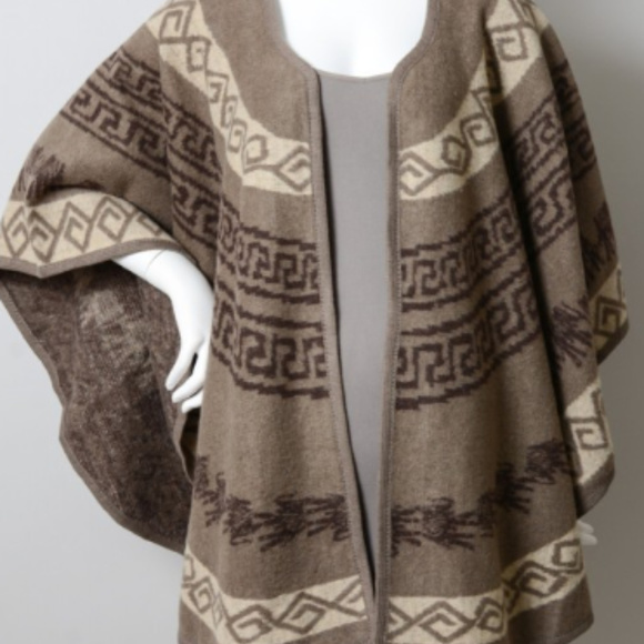 Circle Poncho - Picture 2 of 2